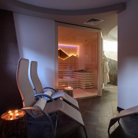 Hotel Garni Roberta Мальга-Чапелла Экстерьер фото
