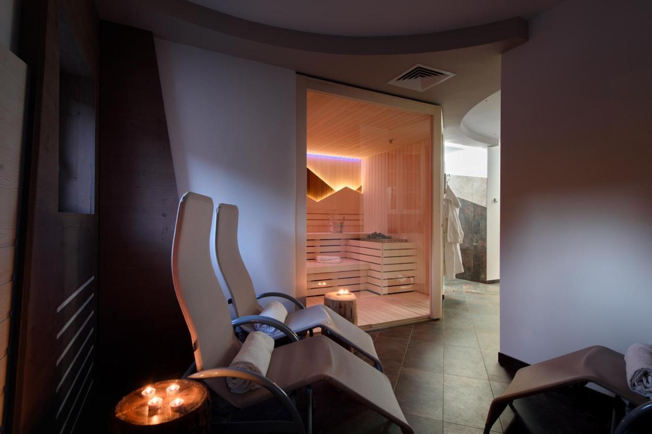 Hotel Garni Roberta Мальга-Чапелла Экстерьер фото