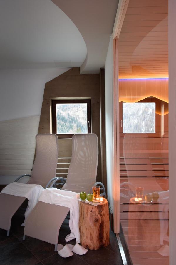 Hotel Garni Roberta Мальга-Чапелла Экстерьер фото
