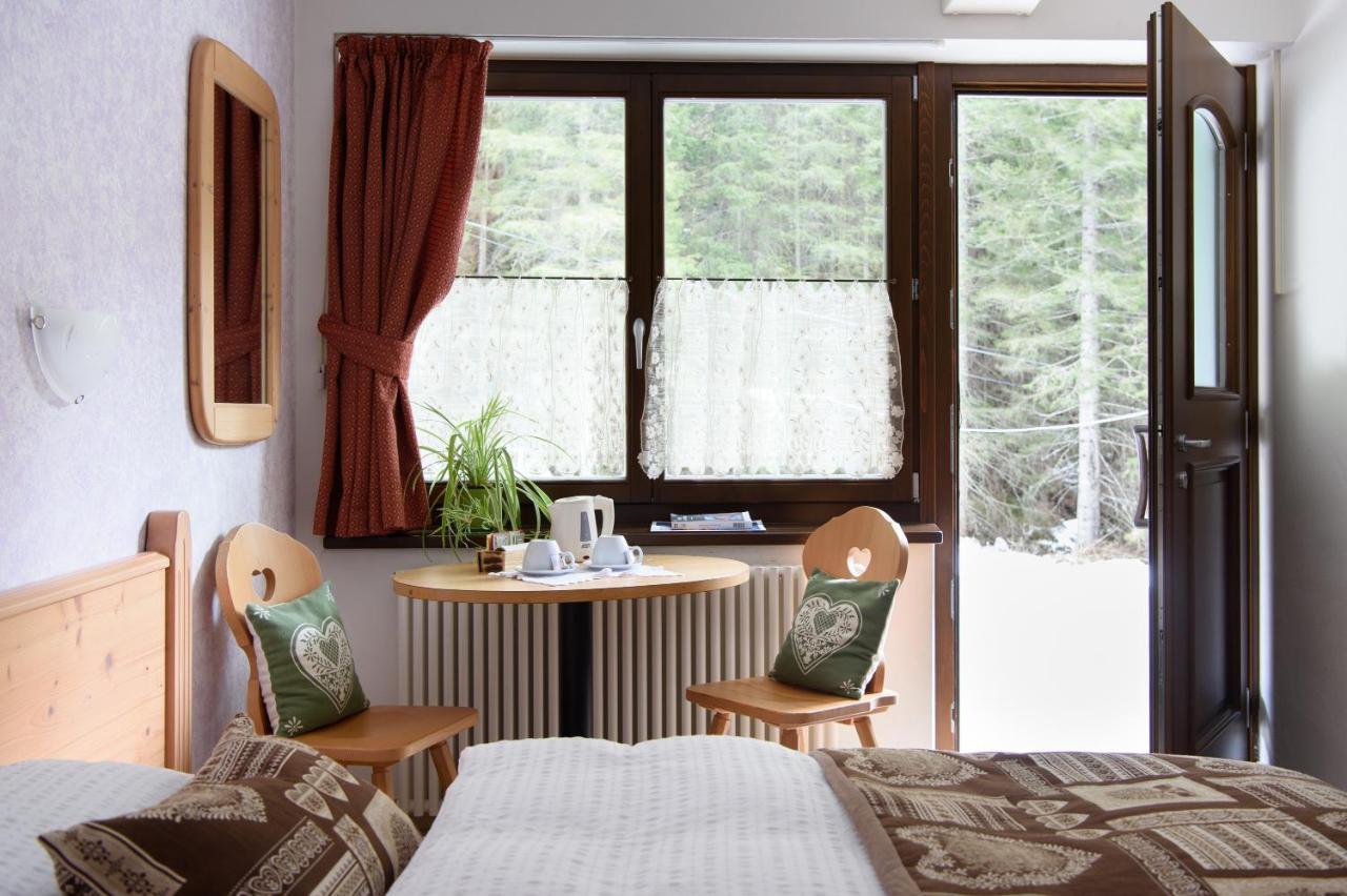 Hotel Garni Roberta Мальга-Чапелла Экстерьер фото