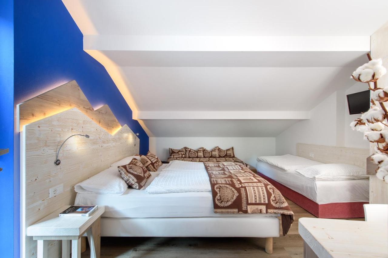 Hotel Garni Roberta Мальга-Чапелла Экстерьер фото