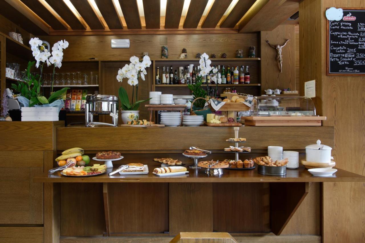 Hotel Garni Roberta Мальга-Чапелла Экстерьер фото